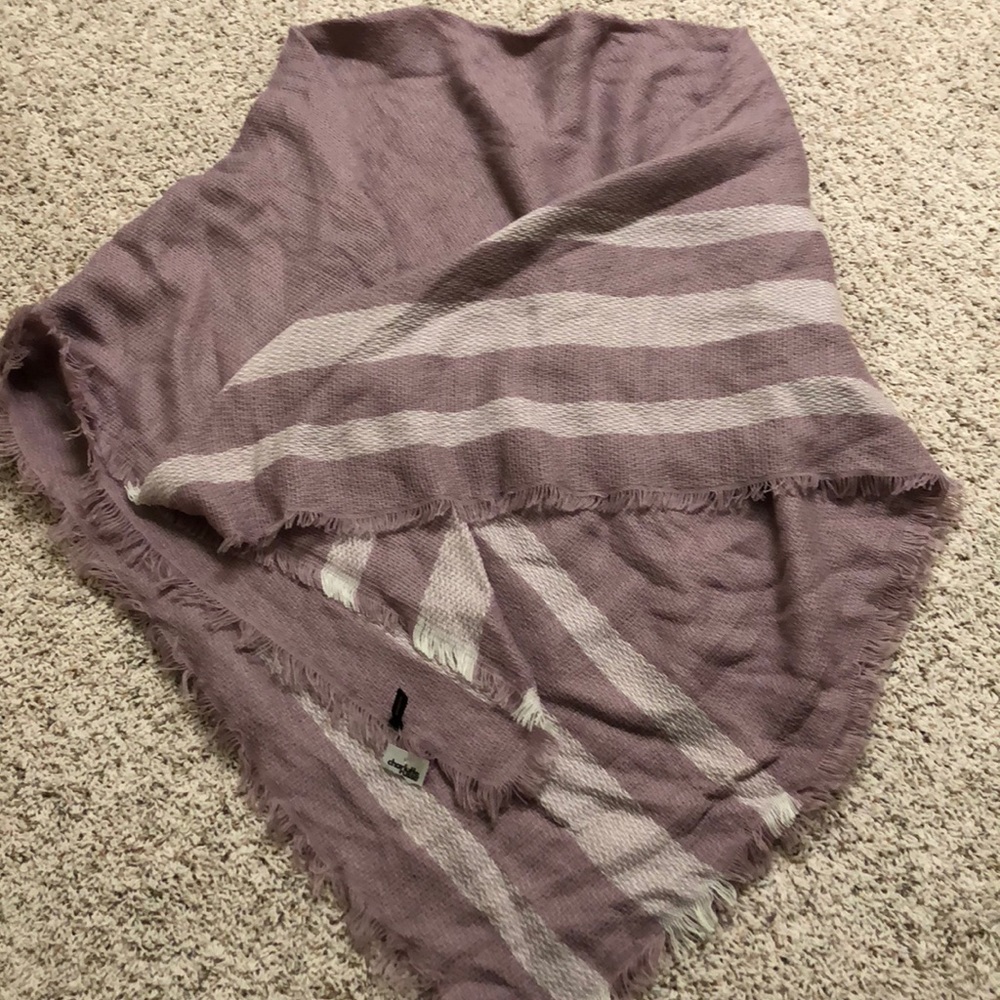 Women’s shaw